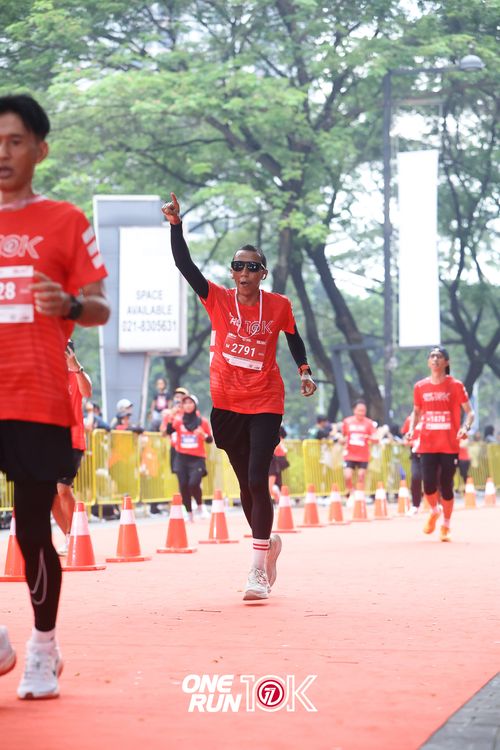 Race photo from ONE RUN 10K 2025