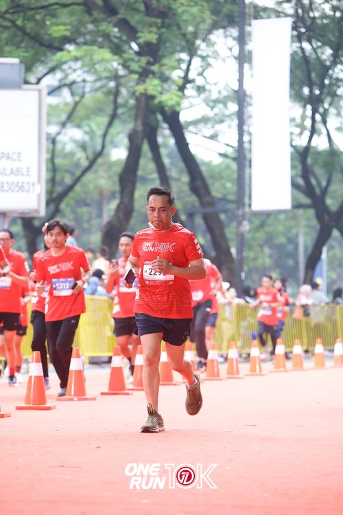 Race photo from ONE RUN 10K 2025