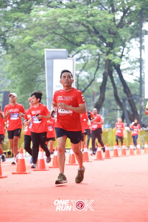 Race photo from ONE RUN 10K 2025