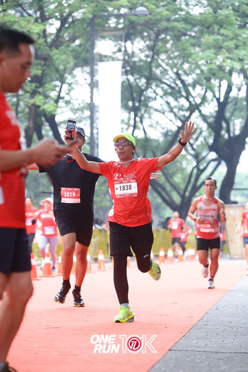 Race photo from ONE RUN 10K 2025