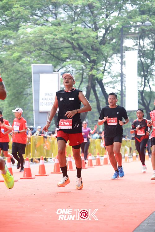 Race photo from ONE RUN 10K 2025