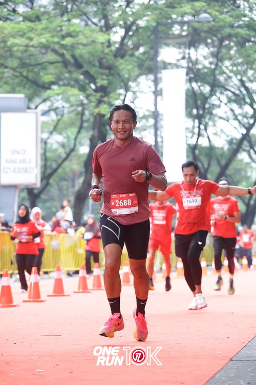Race photo from ONE RUN 10K 2025