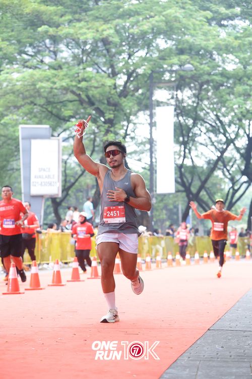 Race photo from ONE RUN 10K 2025