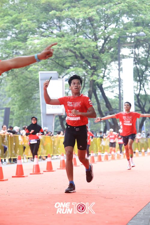 Race photo from ONE RUN 10K 2025