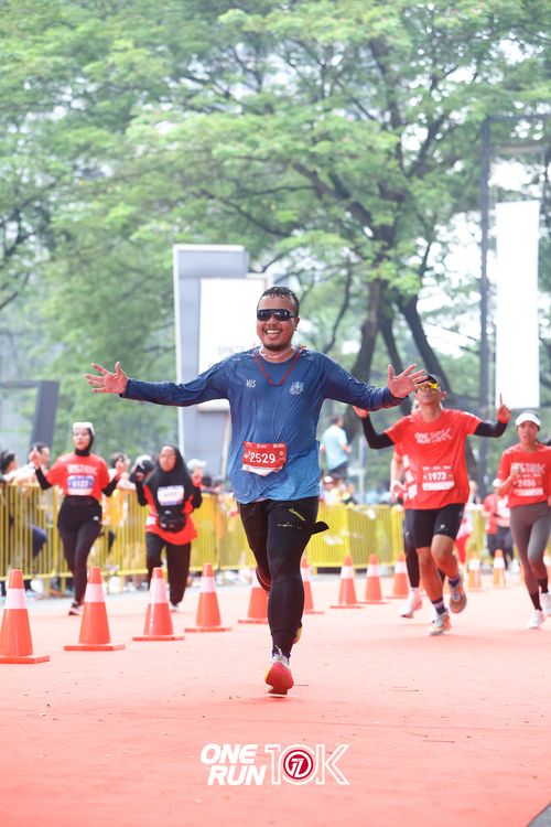Race photo from ONE RUN 10K 2025