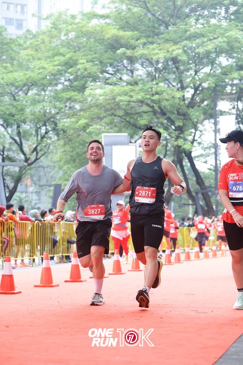 Race photo from ONE RUN 10K 2025