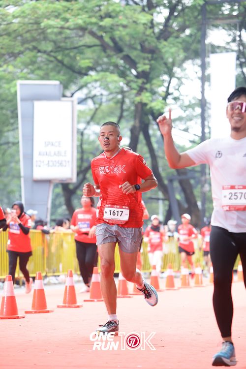 Race photo from ONE RUN 10K 2025