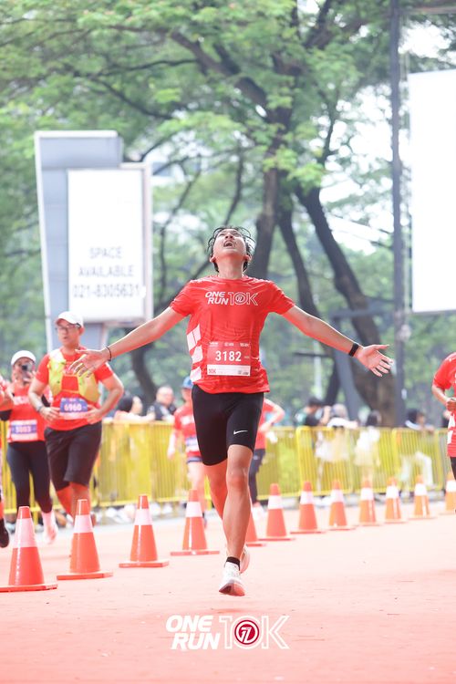 Race photo from ONE RUN 10K 2025
