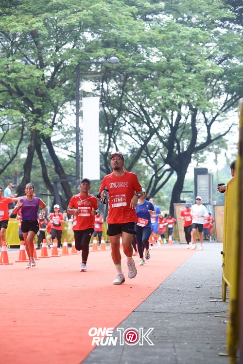 Race photo from ONE RUN 10K 2025
