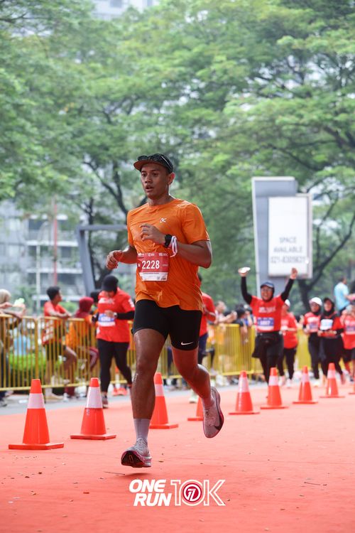 Race photo from ONE RUN 10K 2025