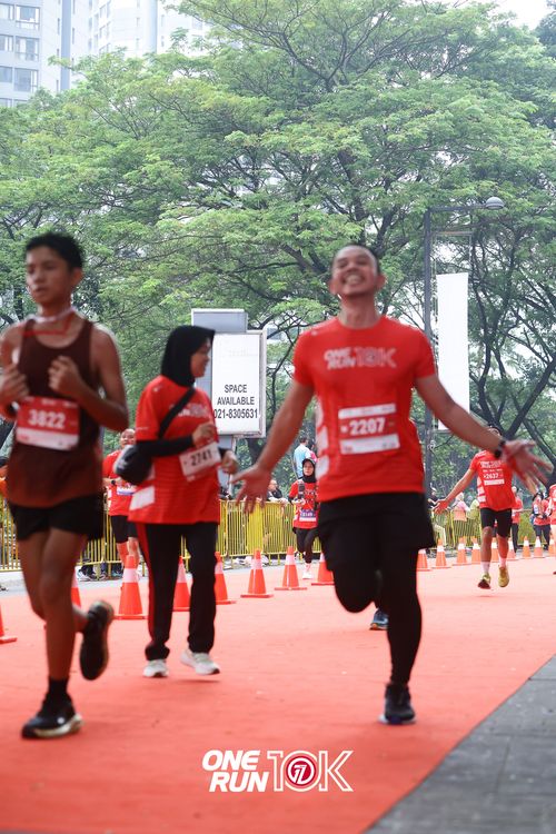 Race photo from ONE RUN 10K 2025