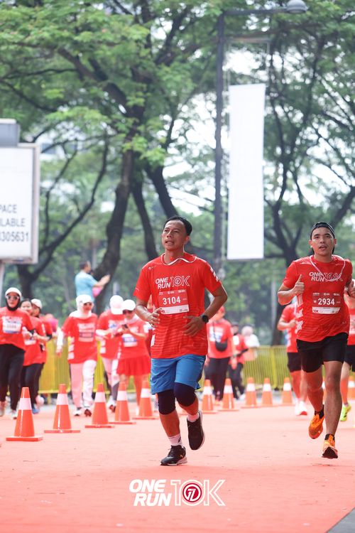 Race photo from ONE RUN 10K 2025