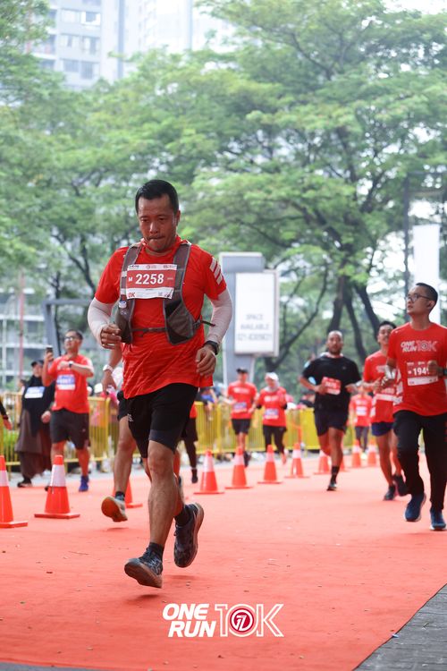 Race photo from ONE RUN 10K 2025