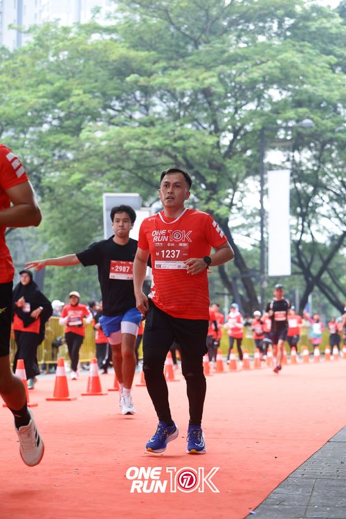 Race photo from ONE RUN 10K 2025