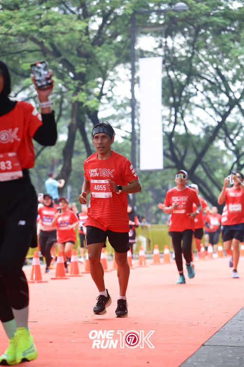 Race photo from ONE RUN 10K 2025