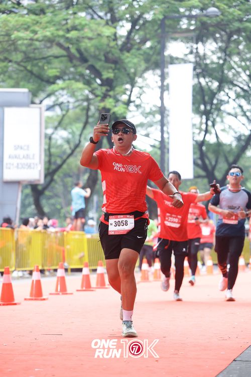 Race photo from ONE RUN 10K 2025