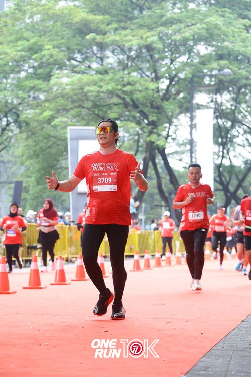 Race photo from ONE RUN 10K 2025