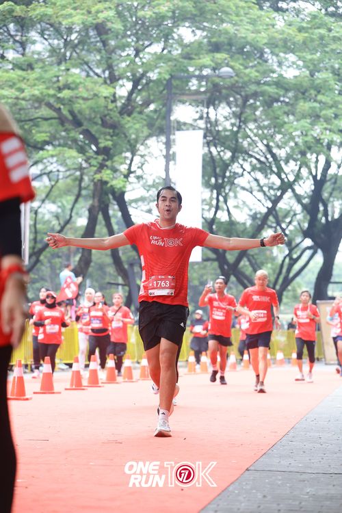 Race photo from ONE RUN 10K 2025