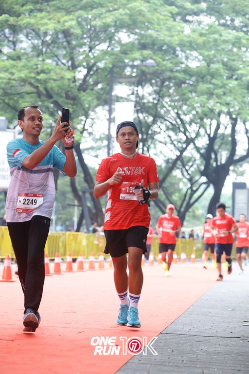 Race photo from ONE RUN 10K 2025