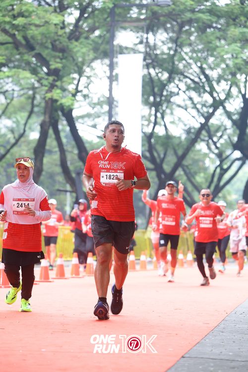 Race photo from ONE RUN 10K 2025