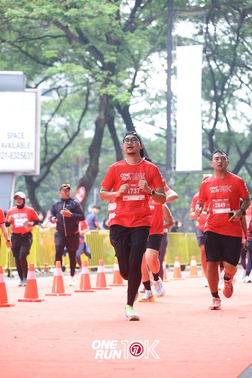 Race photo from ONE RUN 10K 2025