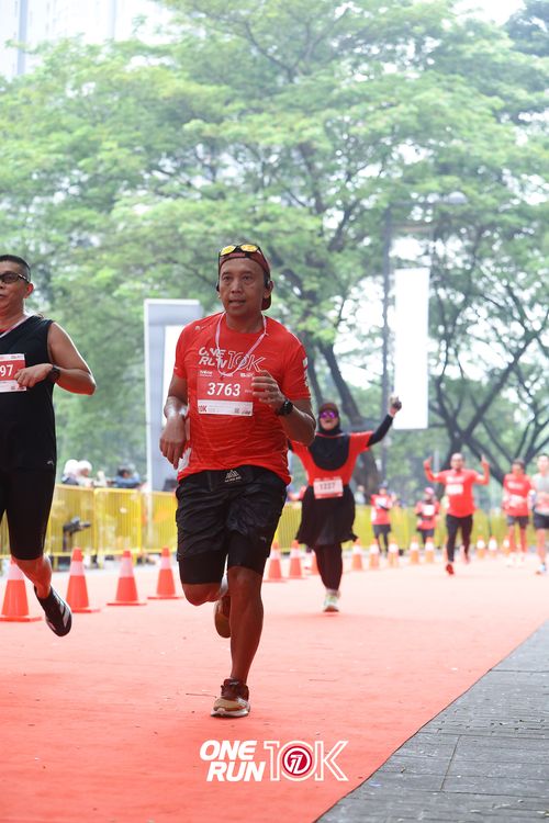 Race photo from ONE RUN 10K 2025