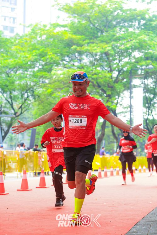 Race photo from ONE RUN 10K 2025