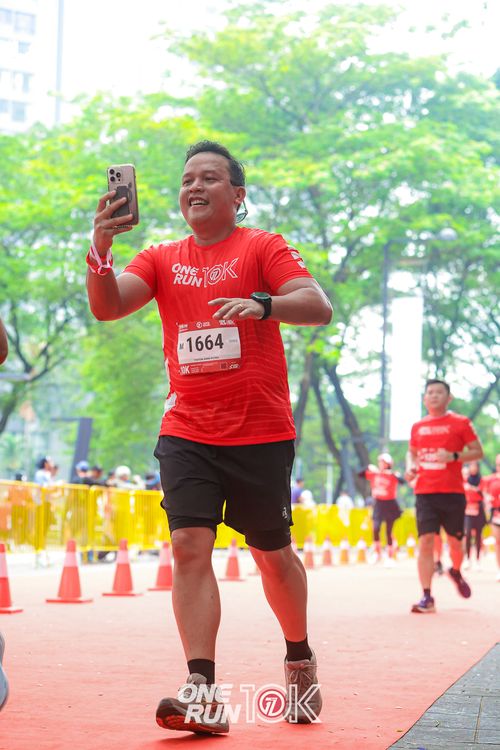 Race photo from ONE RUN 10K 2025