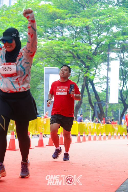 Race photo from ONE RUN 10K 2025