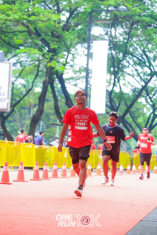 Race photo from ONE RUN 10K 2025