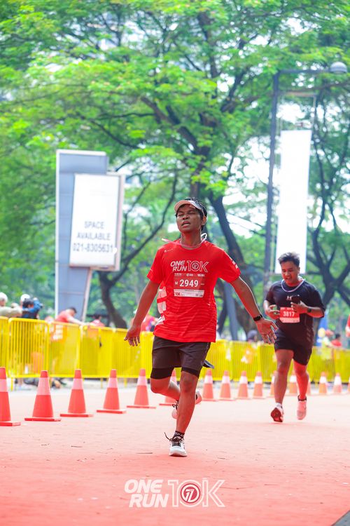 Race photo from ONE RUN 10K 2025