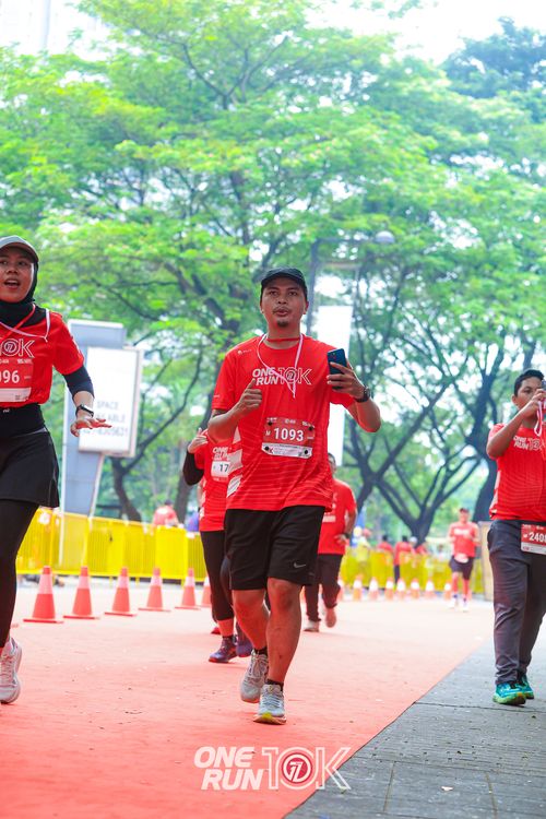 Race photo from ONE RUN 10K 2025