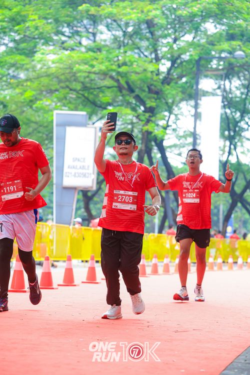 Race photo from ONE RUN 10K 2025