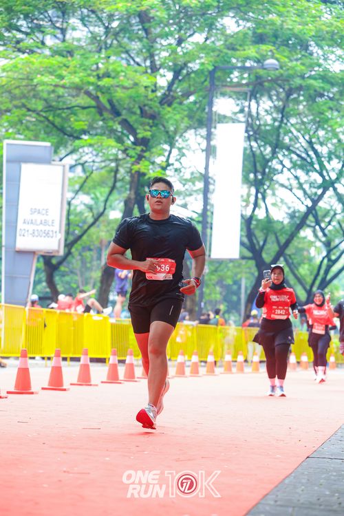 Race photo from ONE RUN 10K 2025