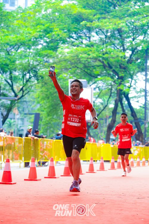 Race photo from ONE RUN 10K 2025