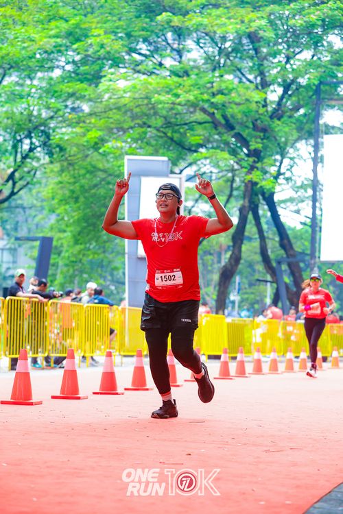 Race photo from ONE RUN 10K 2025