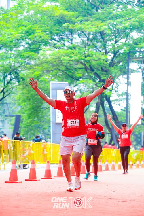 Race photo from ONE RUN 10K 2025