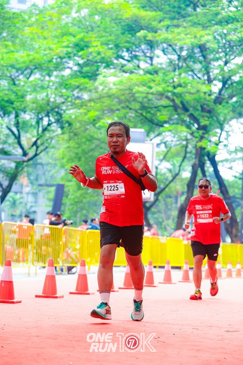 Race photo from ONE RUN 10K 2025
