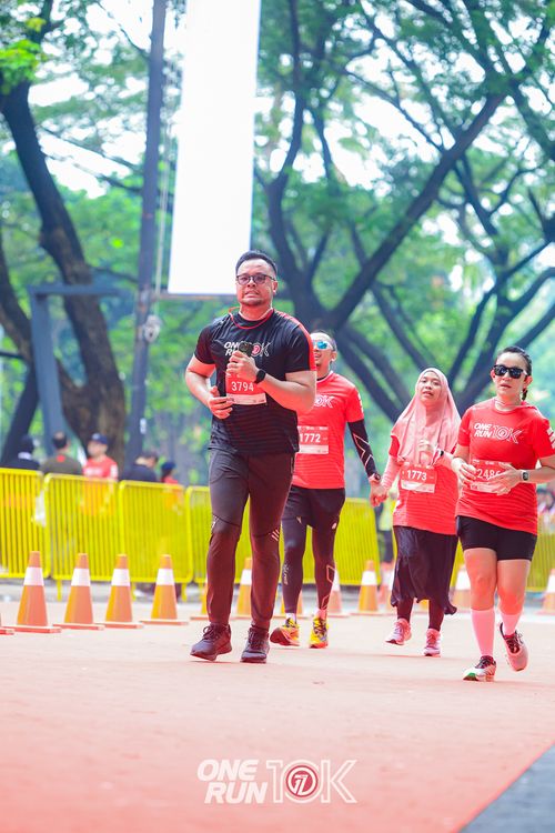 Race photo from ONE RUN 10K 2025