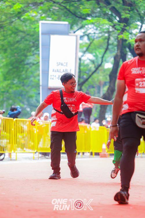 Race photo from ONE RUN 10K 2025