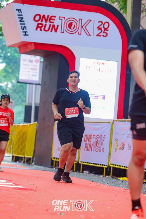 Race photo from ONE RUN 10K 2025