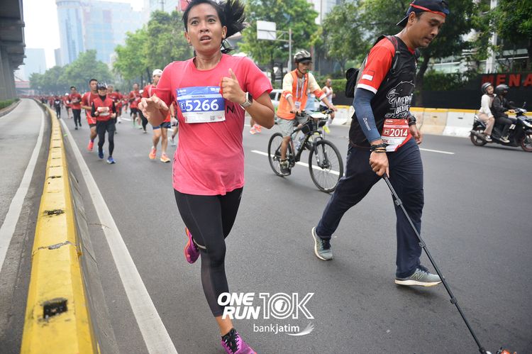 Race photo from ONE RUN 10 K