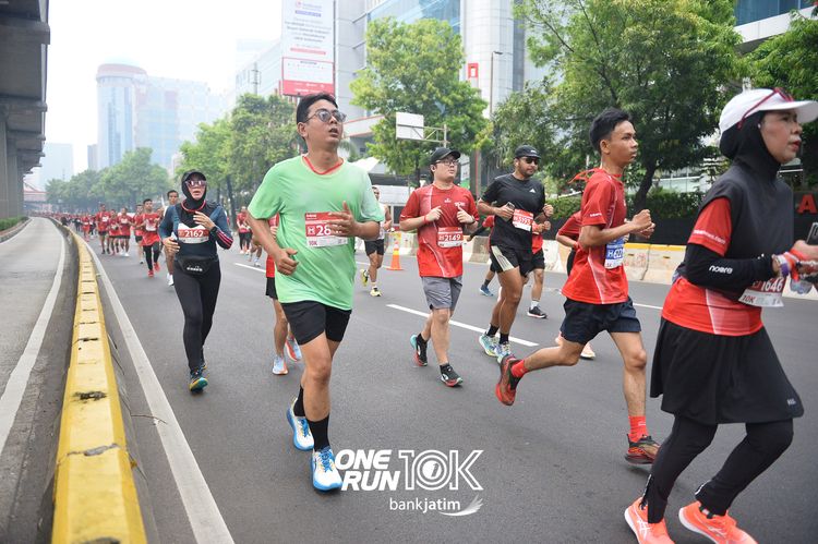Race photo from ONE RUN 10 K
