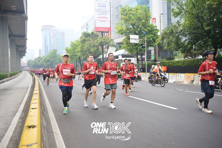Race photo from ONE RUN 10 K