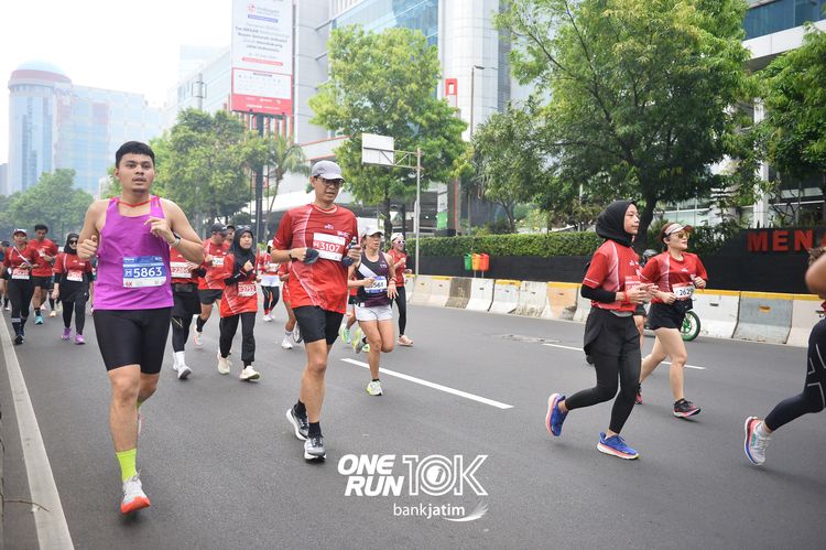 Race photo from ONE RUN 10 K