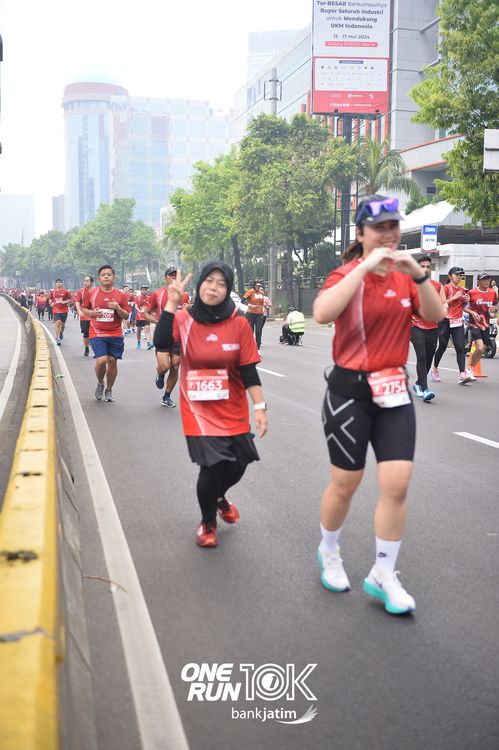 Race photo from ONE RUN 10 K