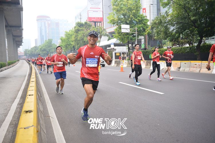 Race photo from ONE RUN 10 K