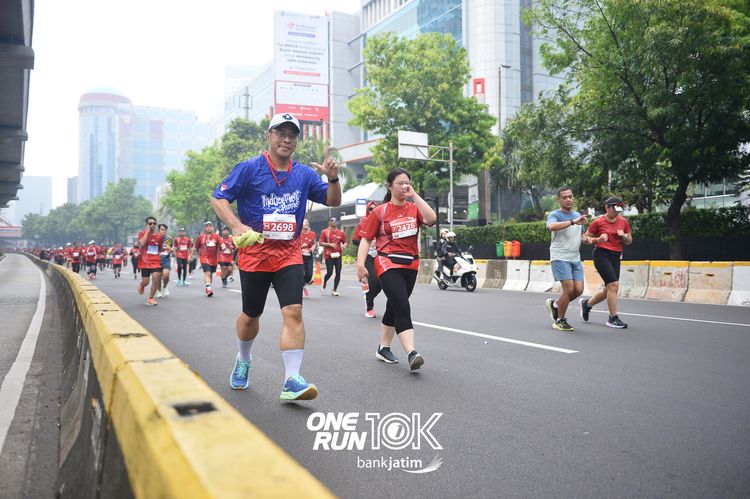 Race photo from ONE RUN 10 K