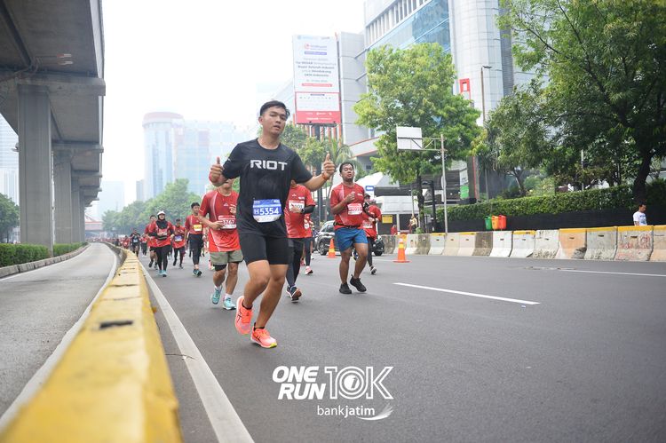 Race photo from ONE RUN 10 K