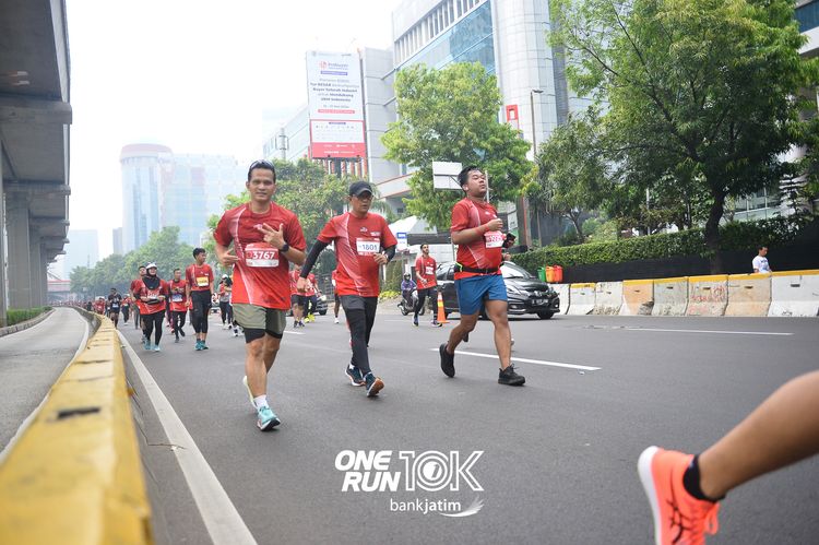 Race photo from ONE RUN 10 K
